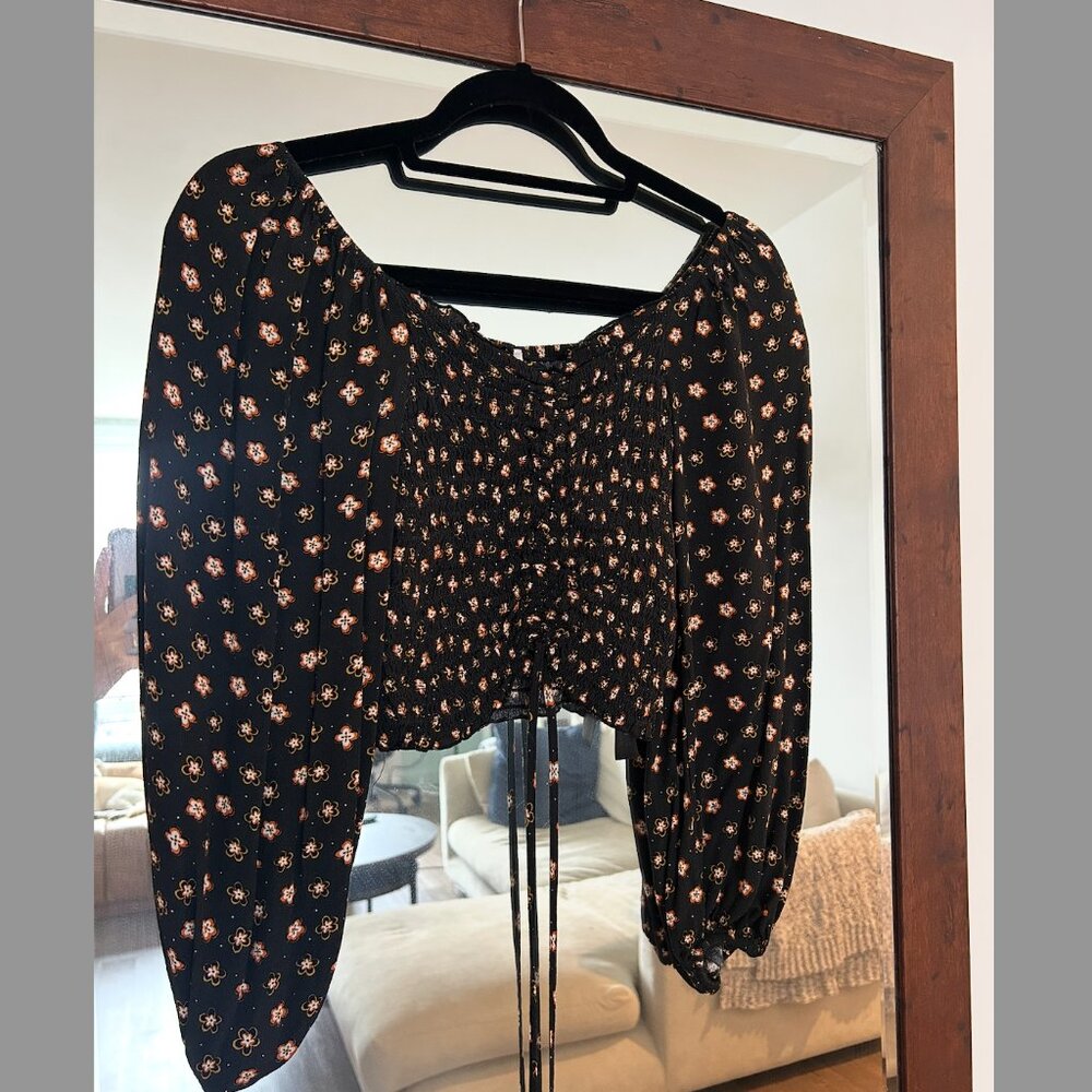 Topshop |  black off the shoulder cropped blouse | sz 2/4